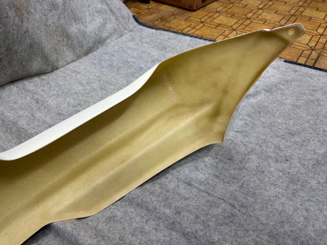 s*o様 新品未使用！タニグチ FRPスタイリッシュバンパー　フロント　JB23