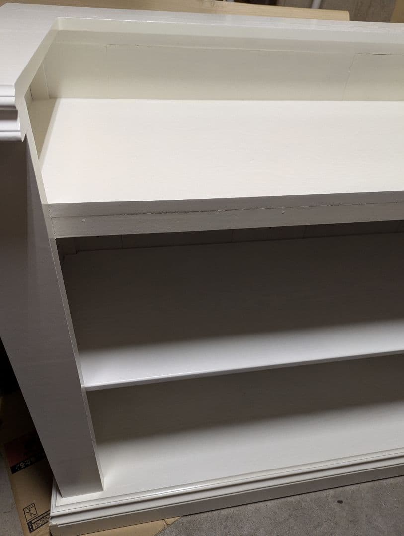 西欧彫刻　カウンターテーブル　ホワイト装飾