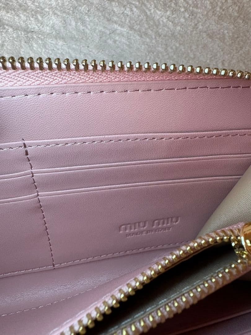 らりん 新品 MIU MIU キルティング長財布 ピンク＆ブラック