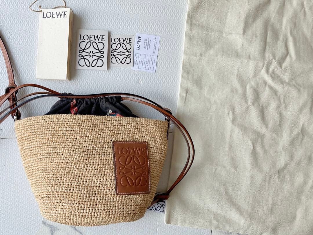 ロエベ ポシェットバッグ 限定品　ラフィア かごバッグ