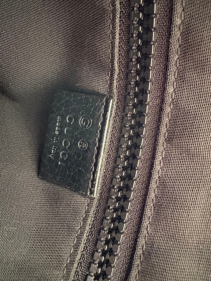 GUCCI グッチ　ショルダーバッグ　メッセンジャーバッグ　ナイロン