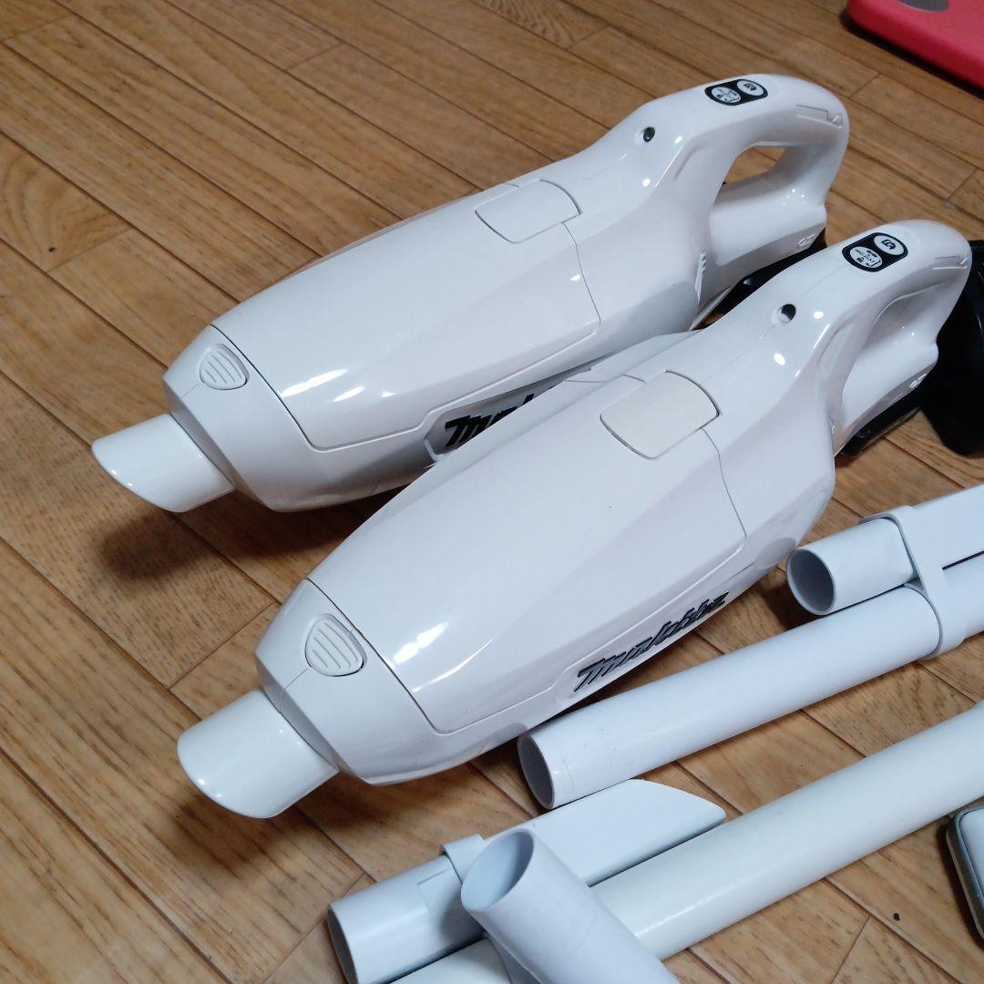 マキタ10.8V充電式クリーナCL107FD２台のセット　バッテリー、充電器付