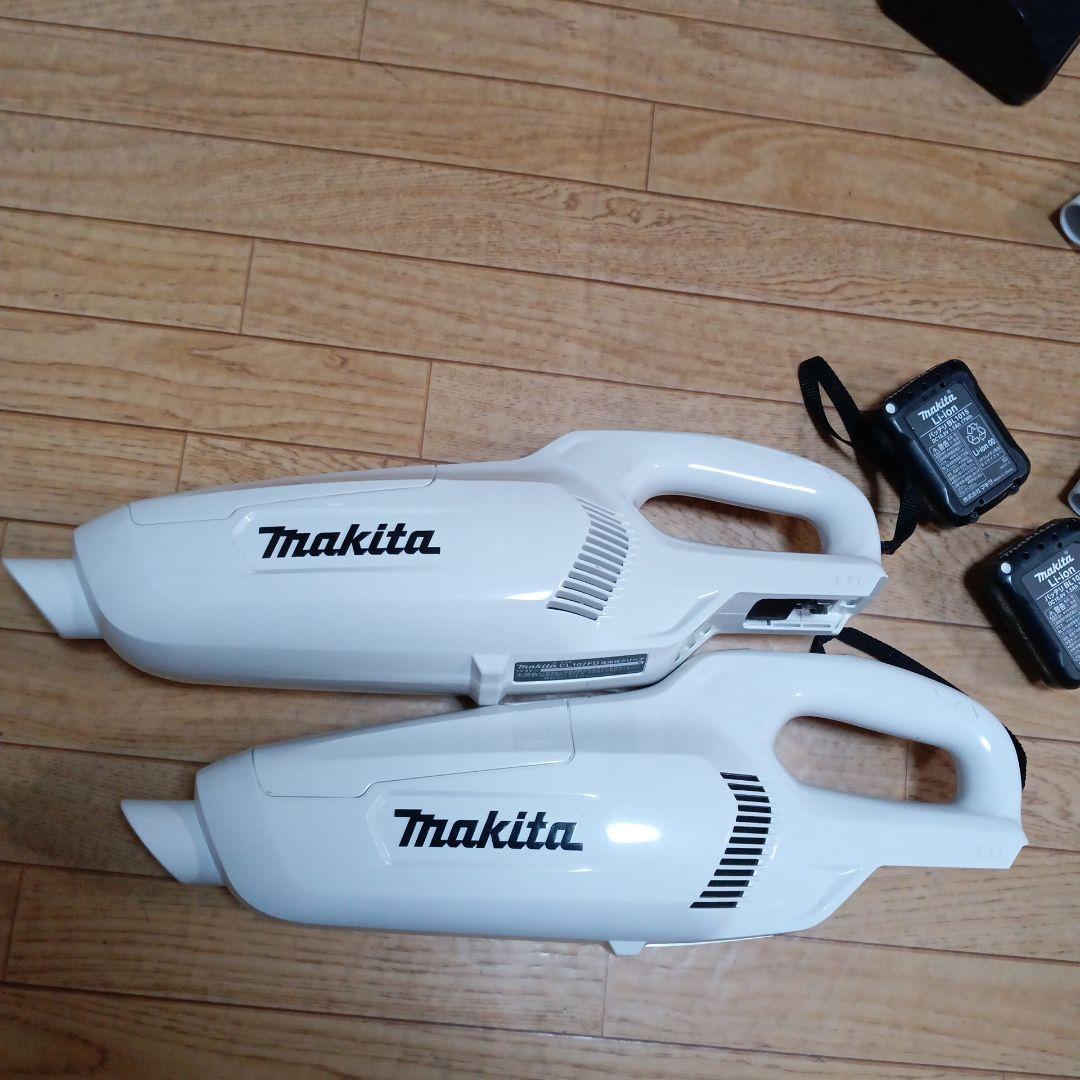 マキタ10.8V充電式クリーナCL107FD２台のセット　バッテリー、充電器付