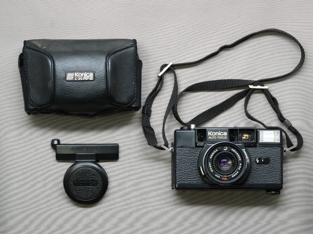 【完動品】 Konica C35 AF2 フィルムカメラ モルト交換済み