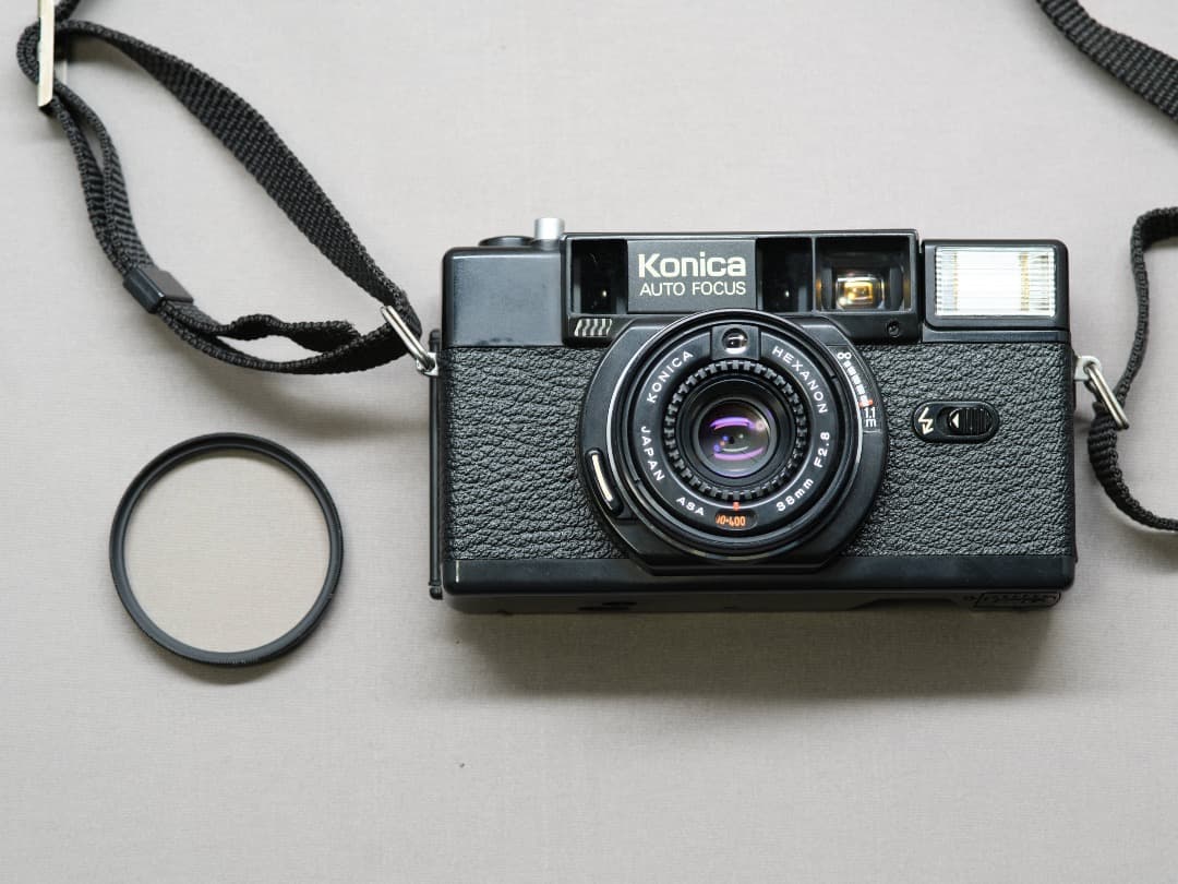 【完動品】 Konica C35 AF2 フィルムカメラ モルト交換済み