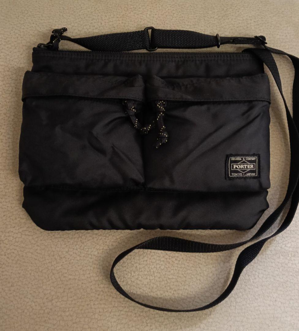 PORTER ブラック ショルダーバッグ 　サコッシュ