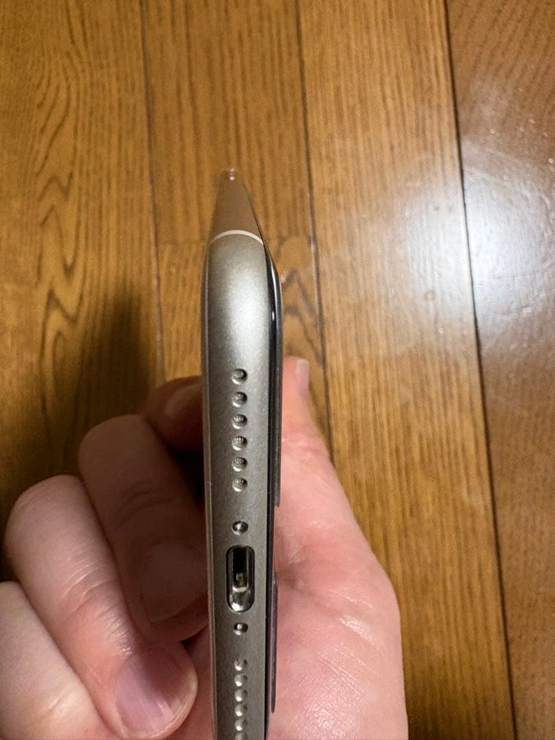 iPhoneSE(第3世代)128GB スターライト　美品