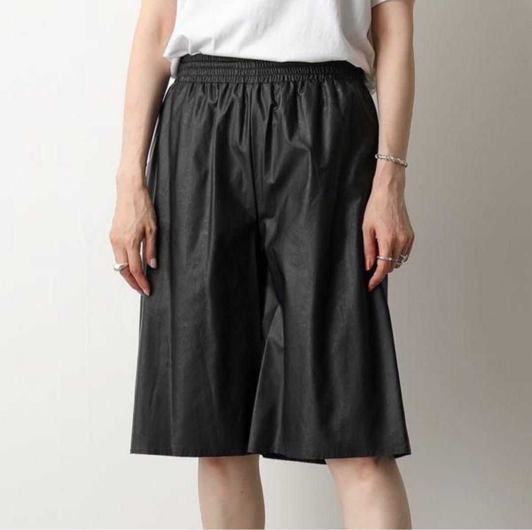 MM6 メゾン マルジェラ フェイクレザー ショーツ ハーフ ショート パンツ