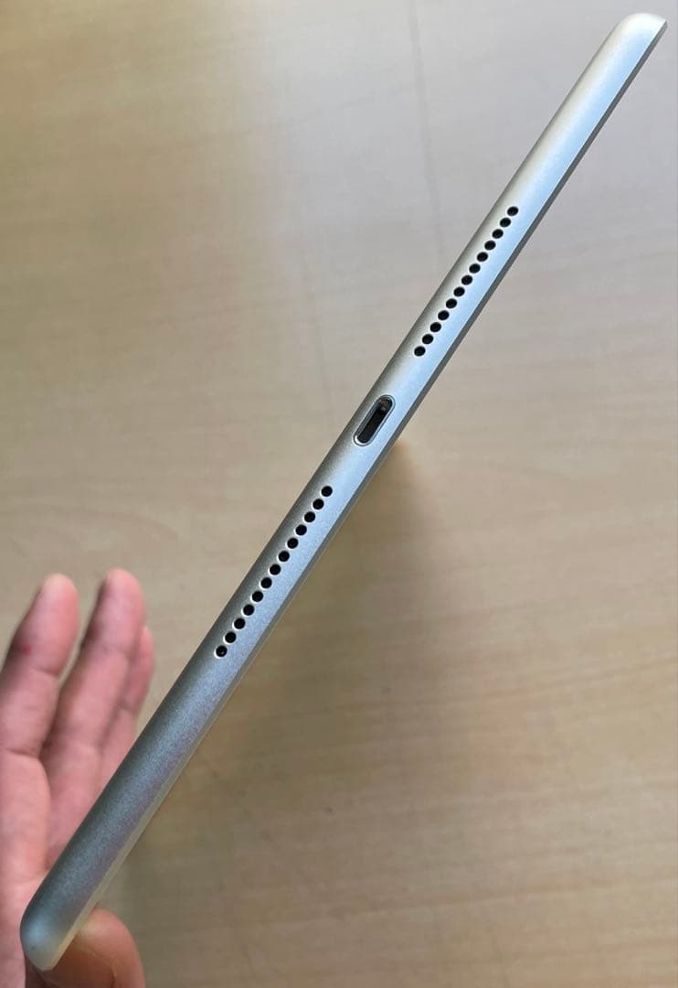 iPad 第7世代 Wi-Fi+Cellular シルバー　32GB 超美品#2