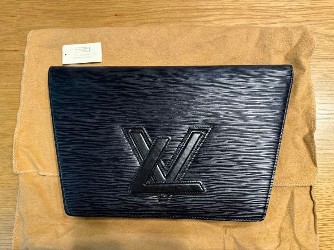 希少 LOUIS VUITTON トラペーズGM エピ クラッチ