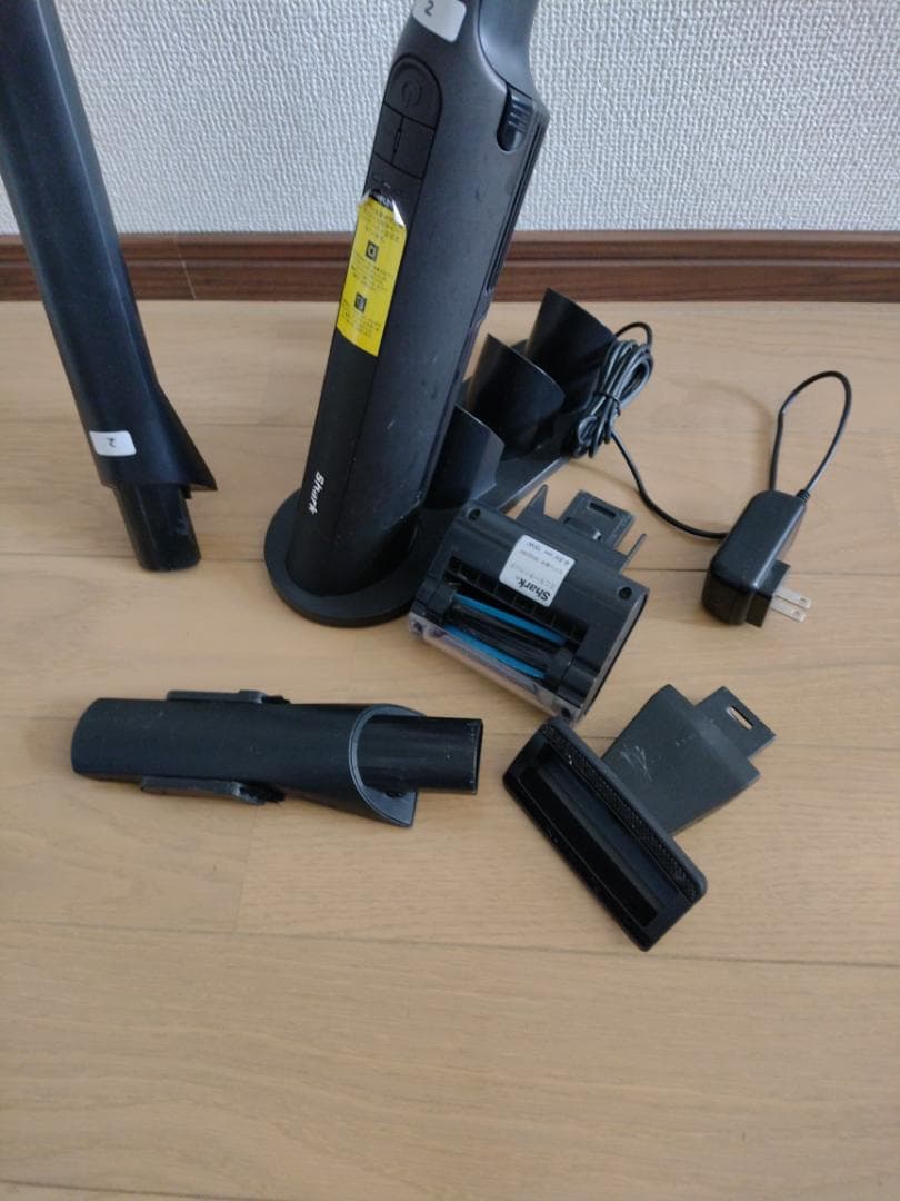 シャーク★ハンディクリーナー★WV405JDC★バッテリーの状態良好★2