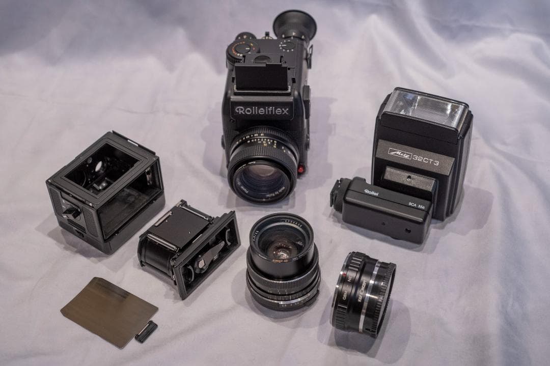 ローライフレックスSL2000F ジャンク　レンズ2本、アダプター、ストロボつき