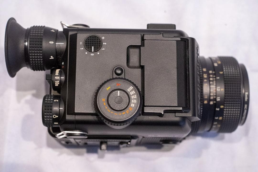 ローライフレックスSL2000F ジャンク　レンズ2本、アダプター、ストロボつき