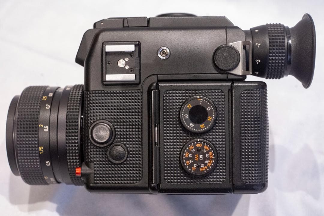 ローライフレックスSL2000F ジャンク　レンズ2本、アダプター、ストロボつき