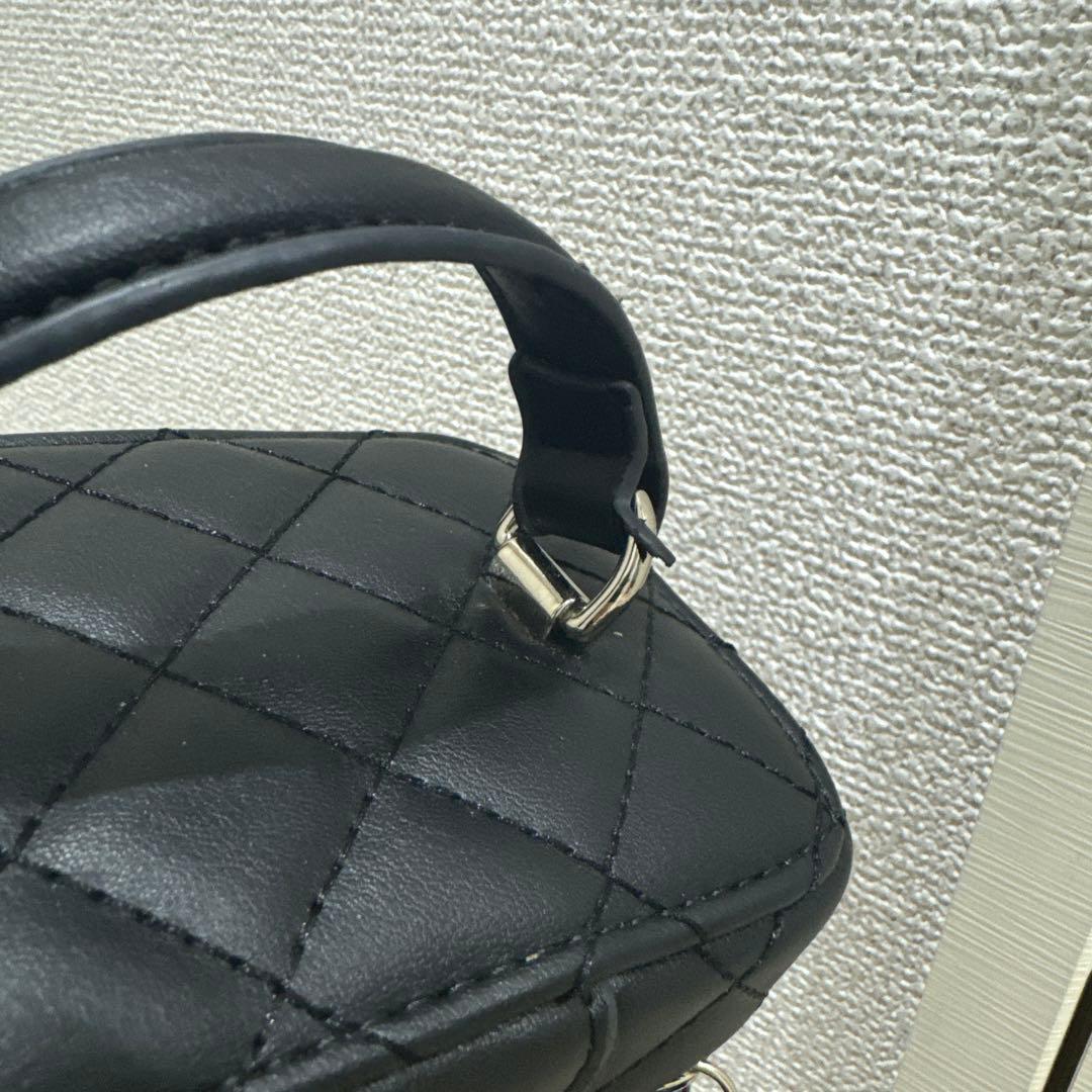 ダーリッチ バニティバッグ キルティングスクエアミニバッグ ブラック シルバー