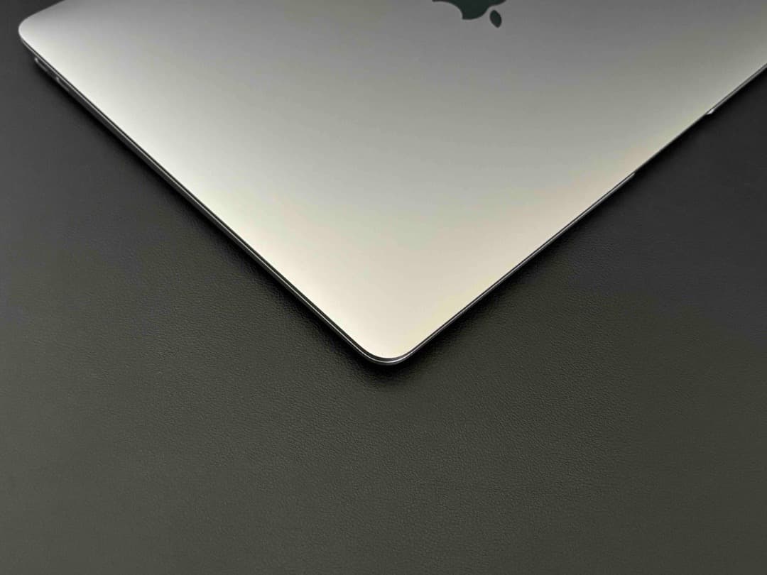 MacBook Air（M1,2020）13.3㌅ 16GBメモリ CTOモデル