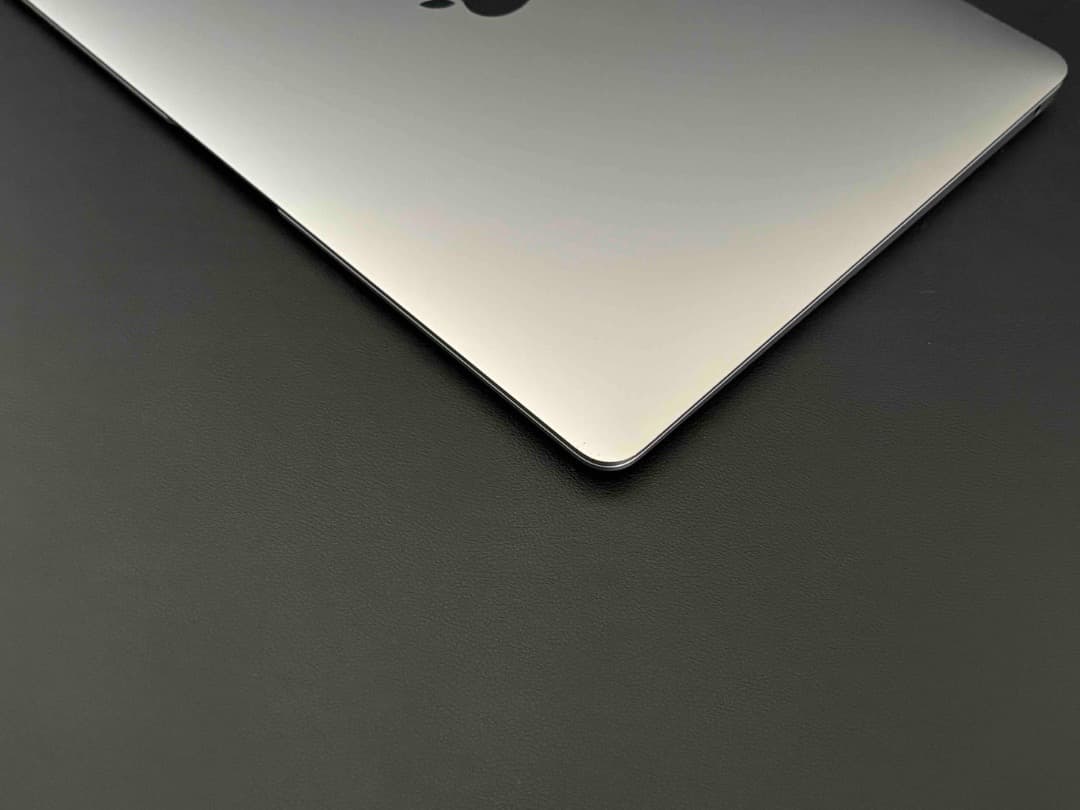 MacBook Air（M1,2020）13.3㌅ 16GBメモリ CTOモデル