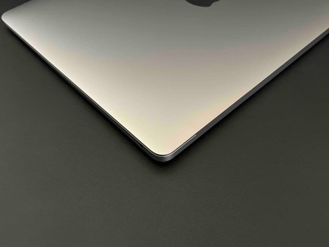 MacBook Air（M1,2020）13.3㌅ 16GBメモリ CTOモデル