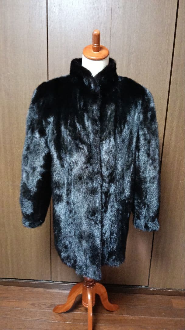 毛皮のコート　ミンク　リアルファーコート　ブラック