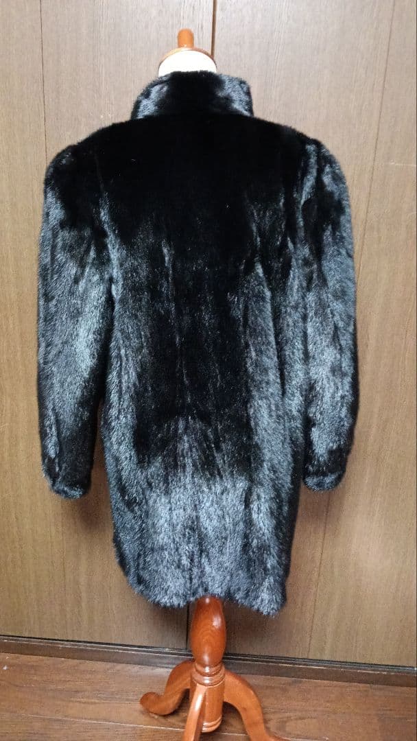 毛皮のコート　ミンク　リアルファーコート　ブラック