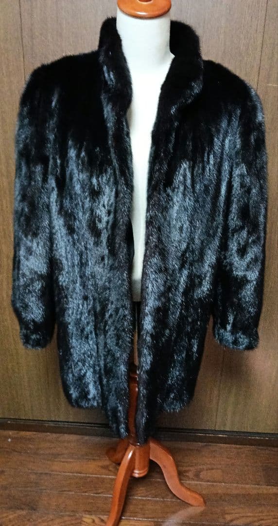 毛皮のコート　ミンク　リアルファーコート　ブラック