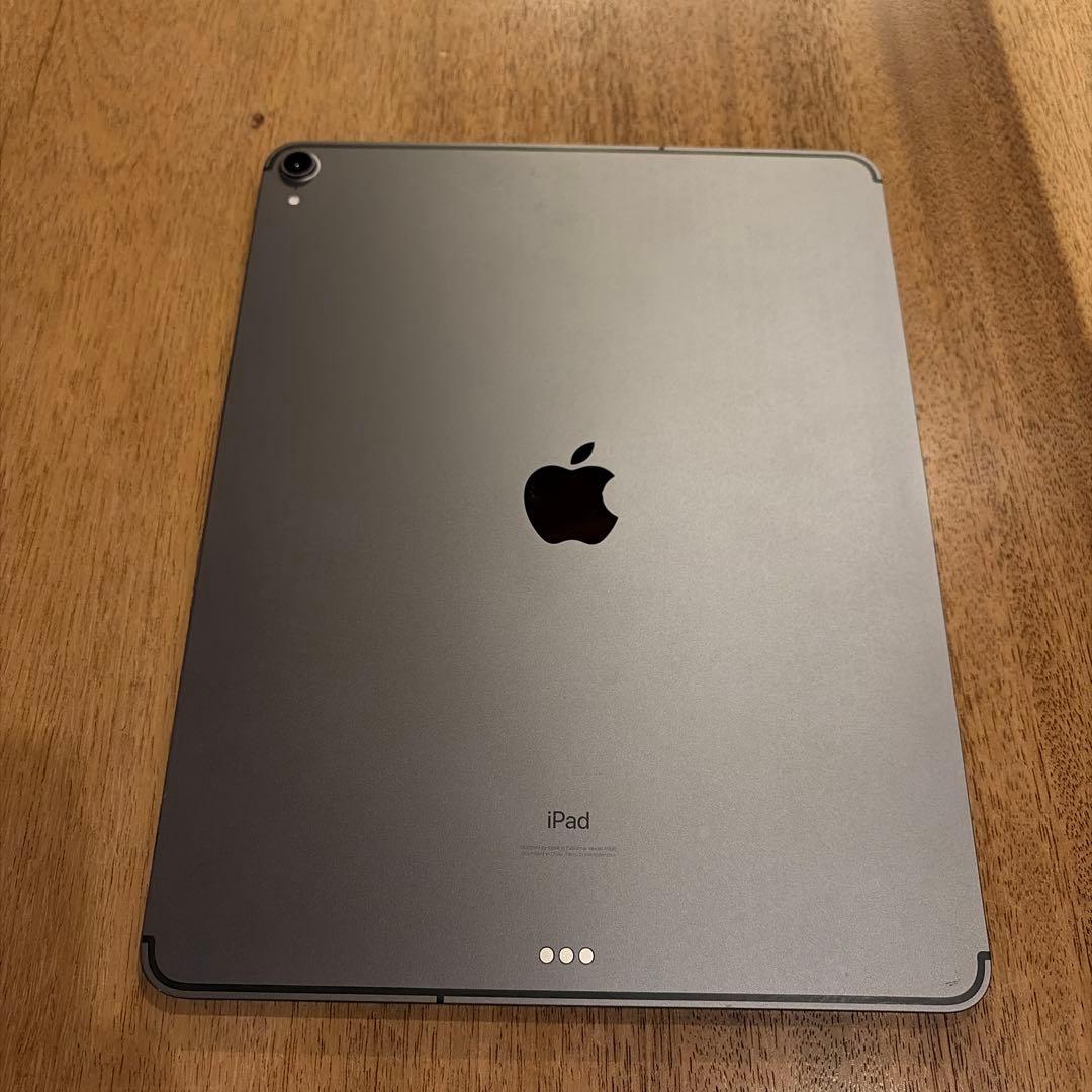 iPad Pro 12.9（第３世代）セルラー 256GB スペースグレイ