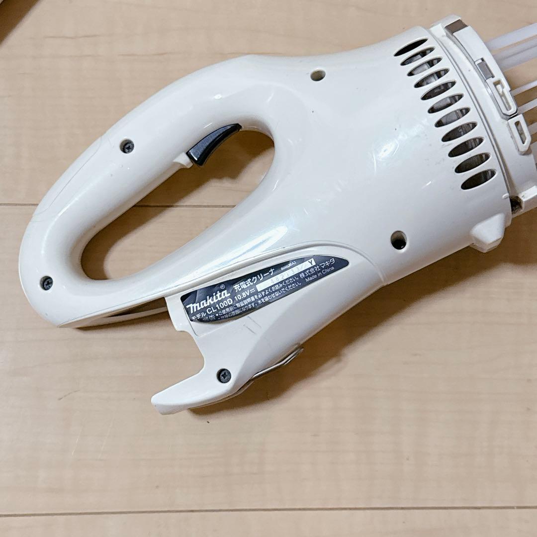 マキタ CL100DW 充電式クリーナー 掃除機 完動品 清掃済 新品フィルター