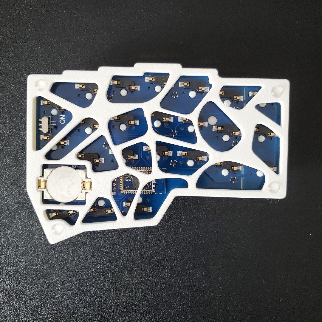 【完成品】46キー自作キーボード 無線化 親指ロープロファイル