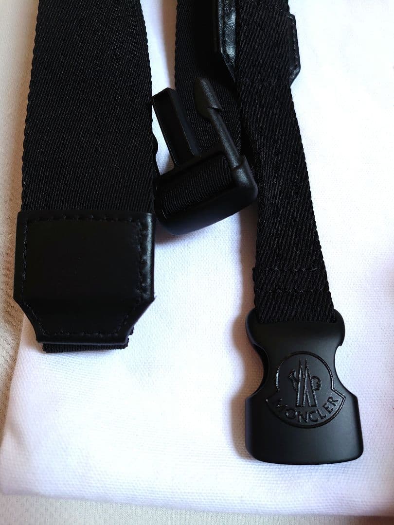 新品★MONCLER ボディバッグ ショルダーバッグ ポーチ ピンク