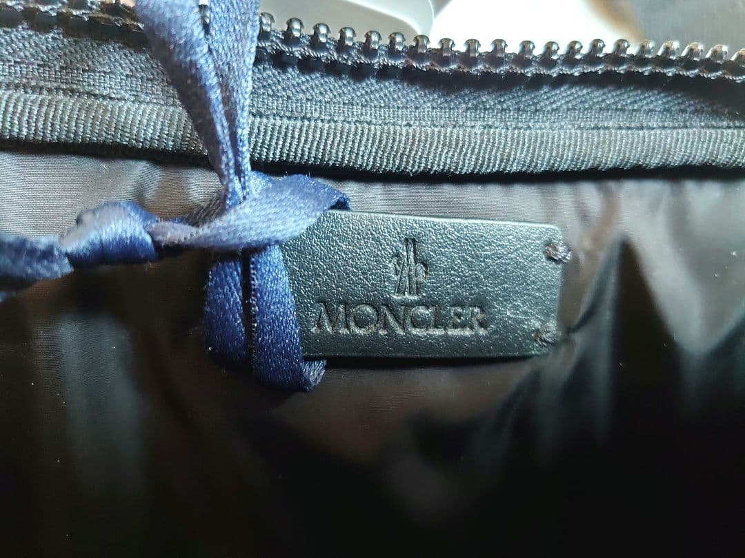 新品★MONCLER ボディバッグ ショルダーバッグ ポーチ ピンク