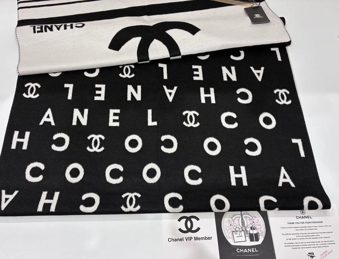 y*y様 CHANEL リバーシブルマフラー　カシミヤシルク　シャネルノベルティ