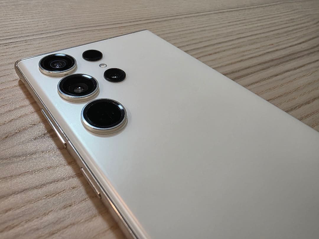 Samsung Galaxy S23 Ultra クリーム