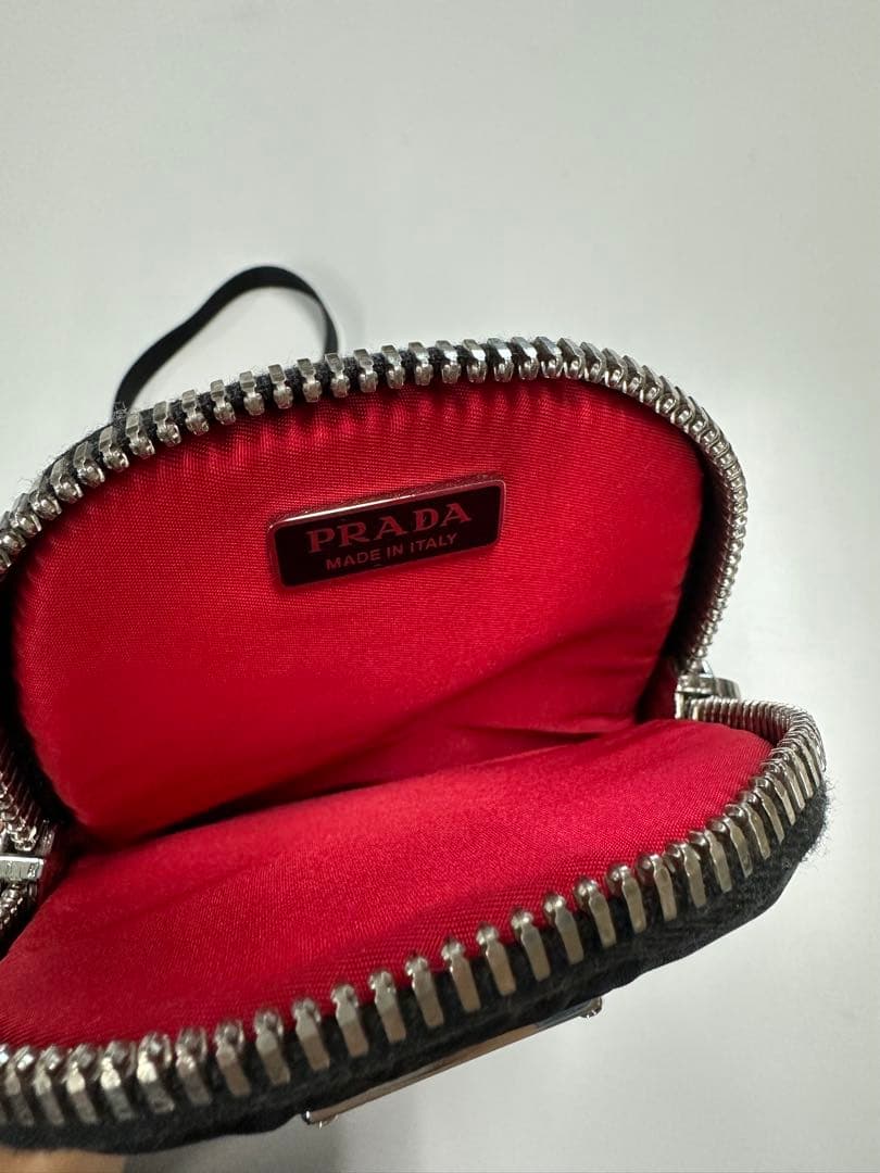 PRADA ナイロンショルダーバッグ ブラック/レッド