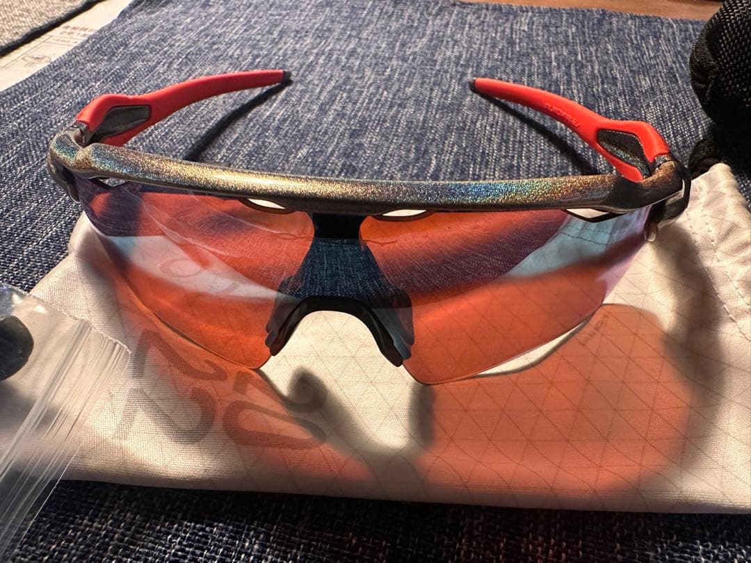 むーちゃーぶ　Oakley スポーツサングラス レッド/オレンジ/ブルー