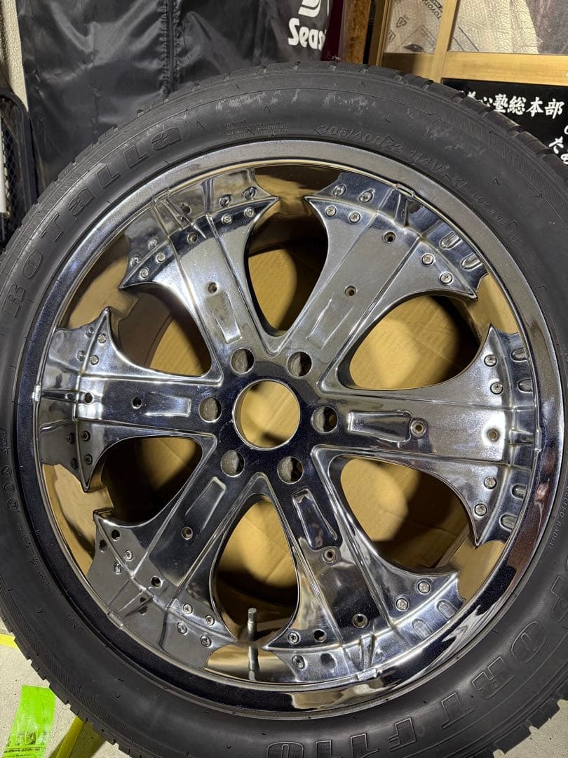 ２２インチ　スピンナーホイール