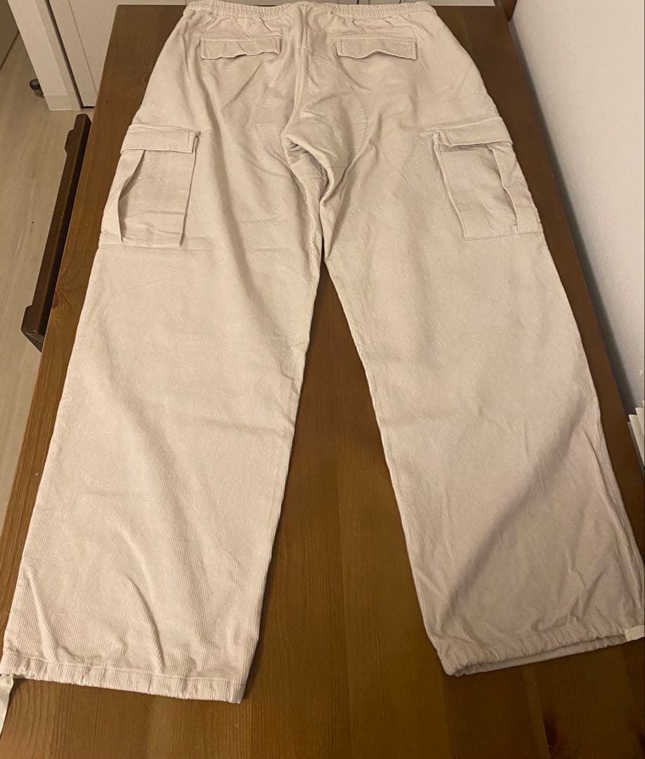 18East コーデュロイパンツ