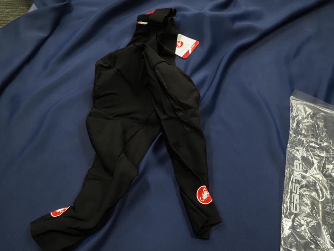 ￥27500新品 カステリ ロッソコルサ ビブ ROSSOCORSA XS