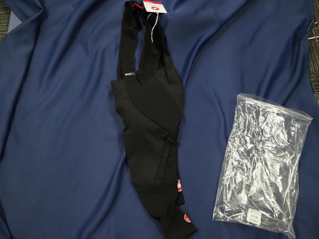 ￥27500新品 カステリ ロッソコルサ ビブ ROSSOCORSA XS