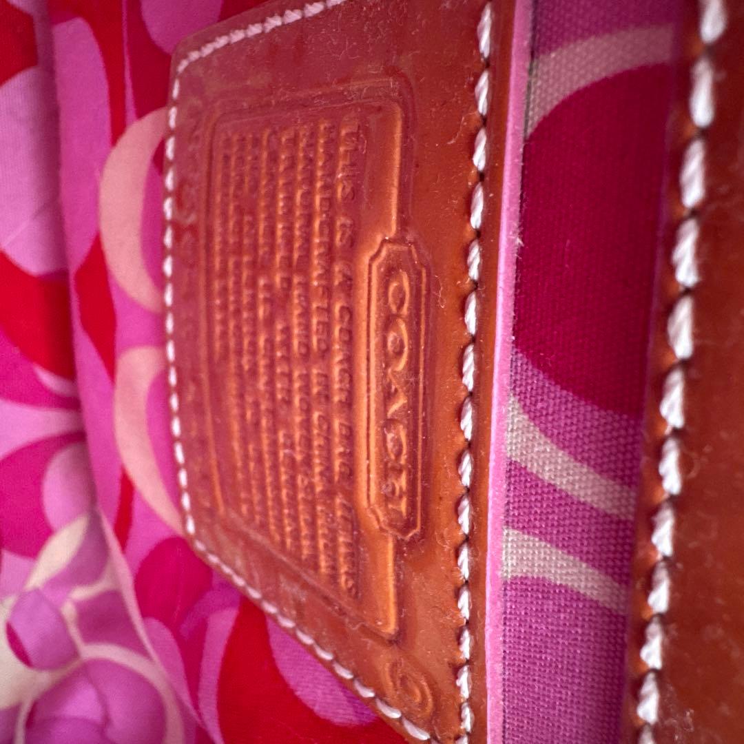 yuki 　COACH 花モチーフ付きベージュかごバッグ