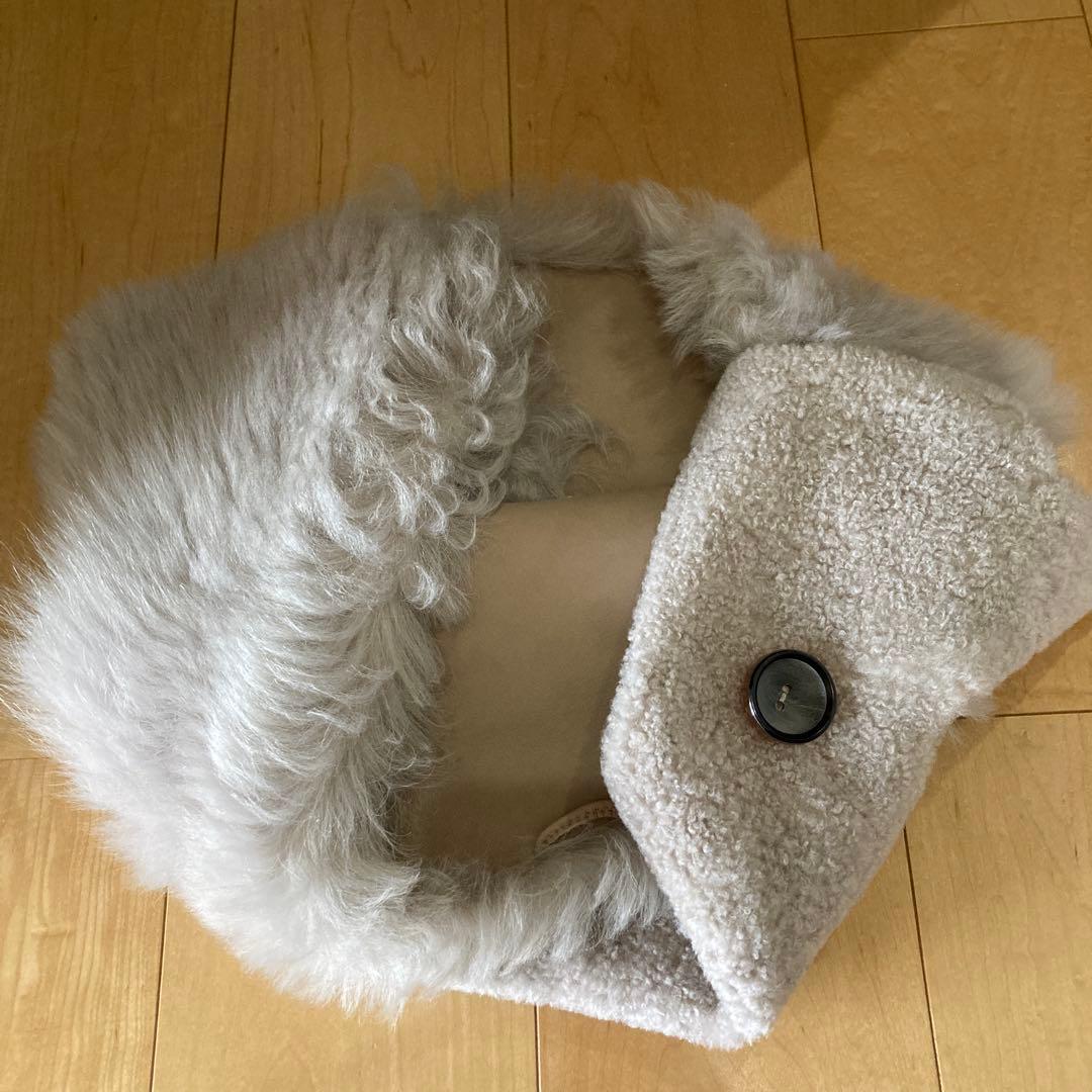 ムートン　ショール　CARL DONOCHUE