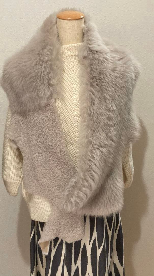 ムートン　ショール　CARL DONOCHUE