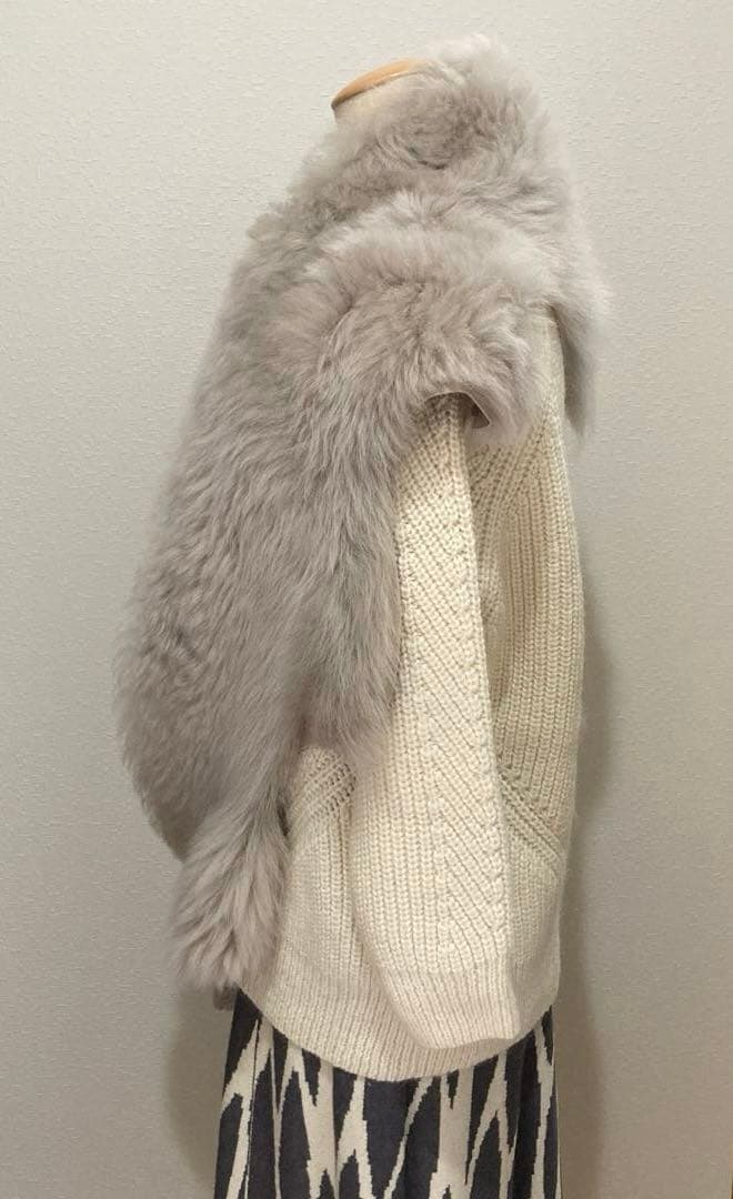 ムートン　ショール　CARL DONOCHUE