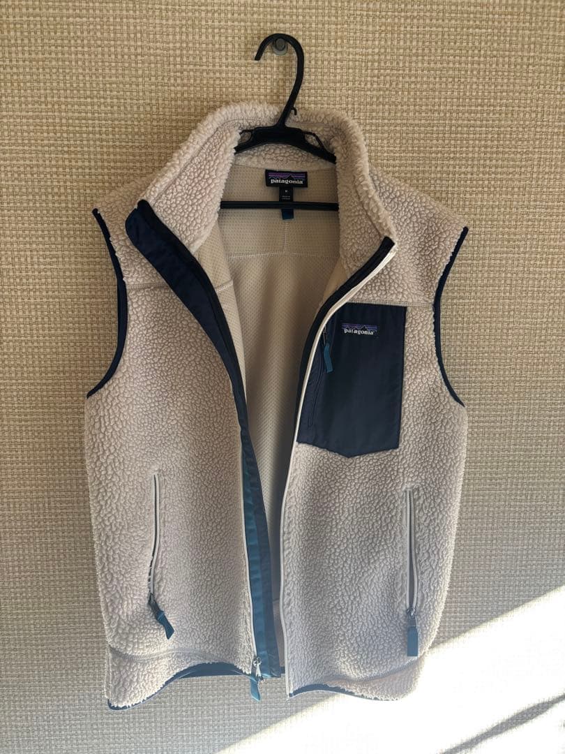 patagonia ジップアップベスト クリーム/ネイビー