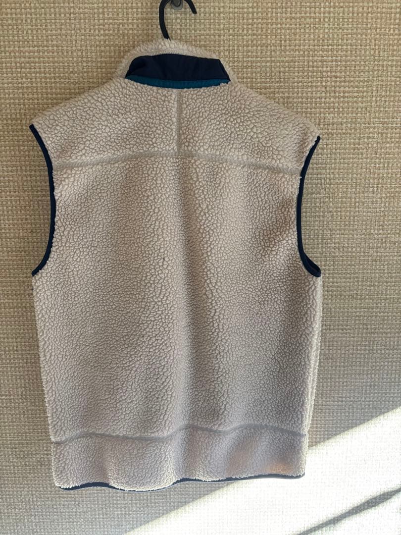 patagonia ジップアップベスト クリーム/ネイビー