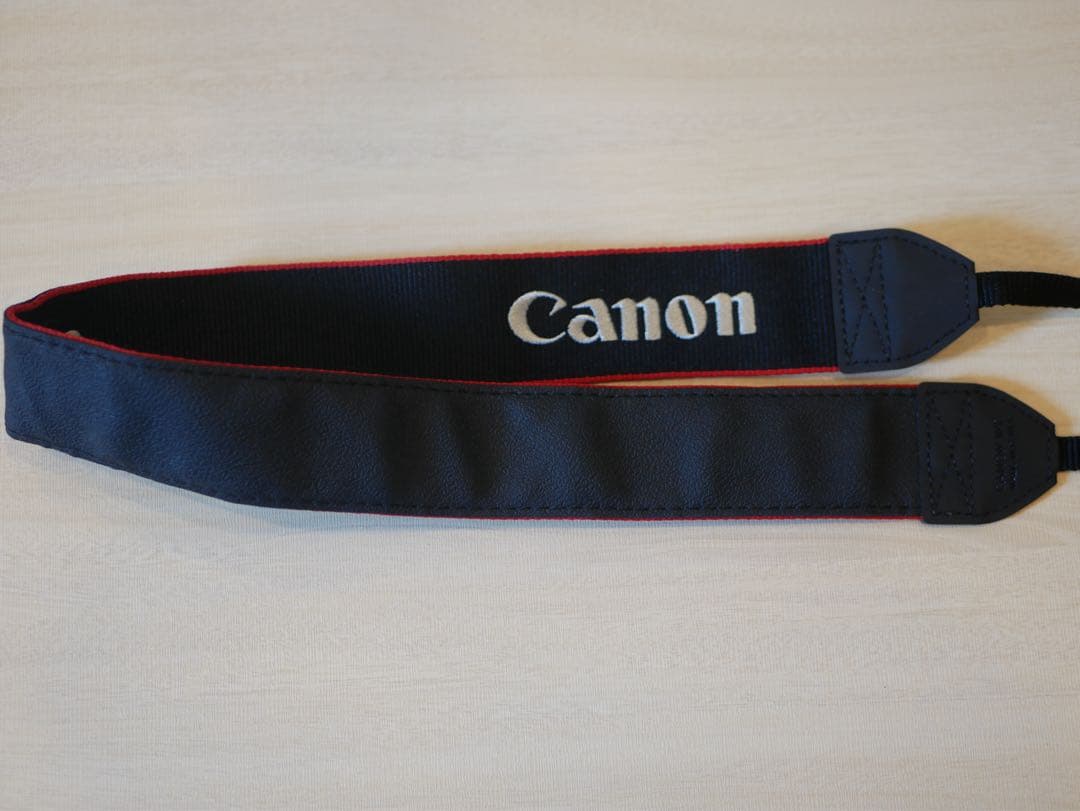 サト　Canon EOS 9000D ダブルレンズ