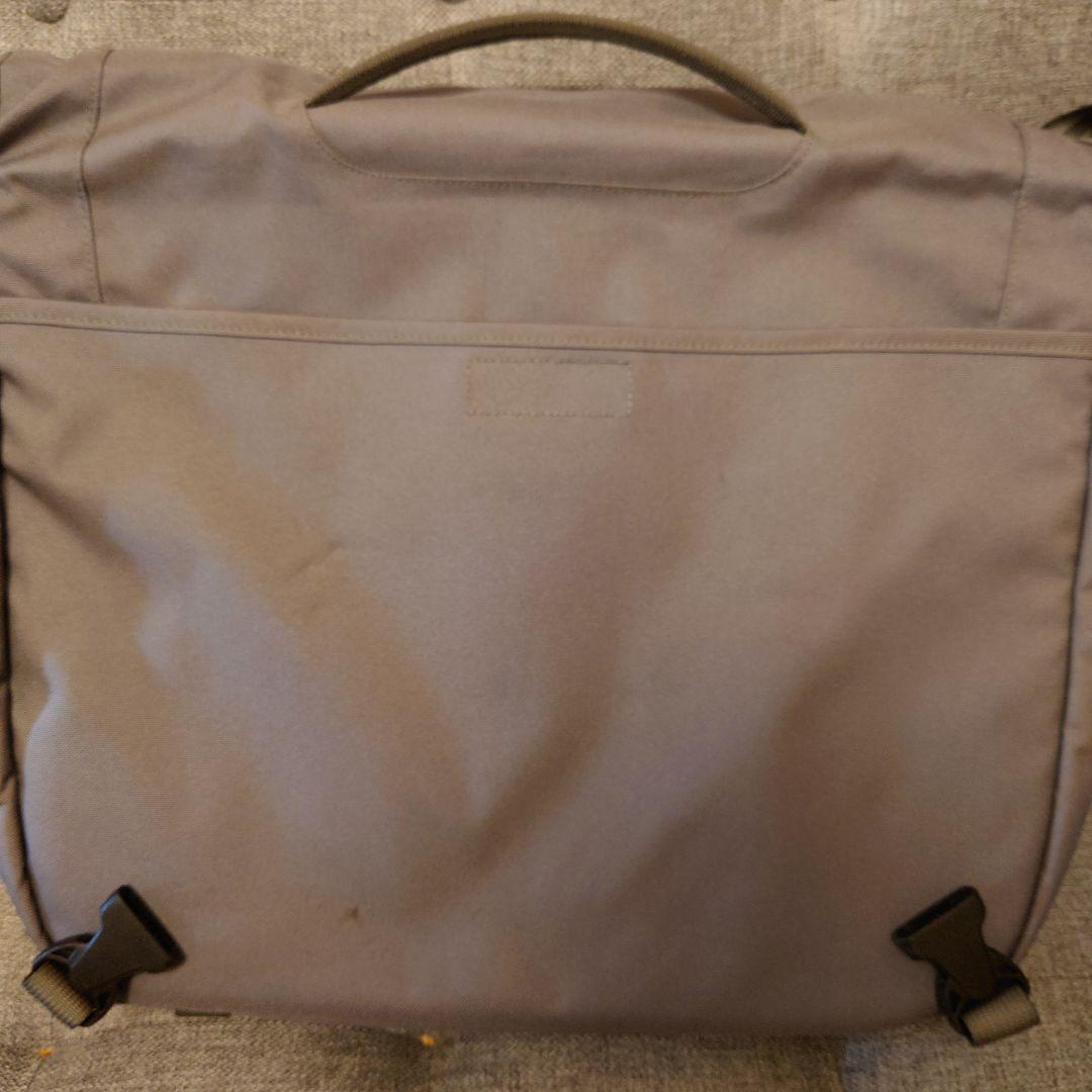 patagonia メッセンジャーバッグ グレー 最終値下