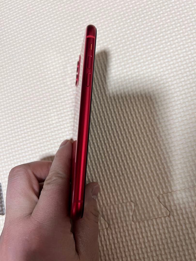 DOCOMO iPhone11 64GB レッド充電ケーブル