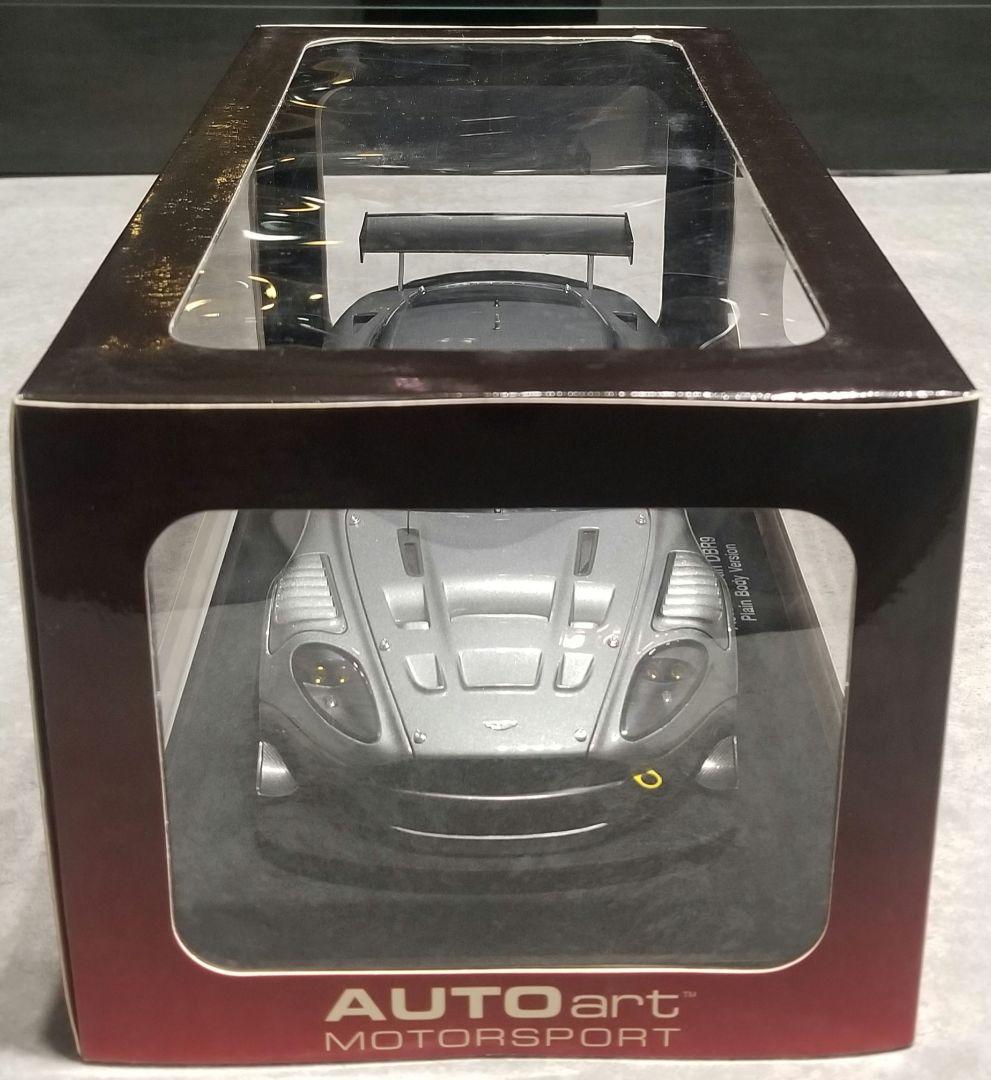 【レア　美品】オートアート1/18 アストンマーチン DBR9　プレーンボディ