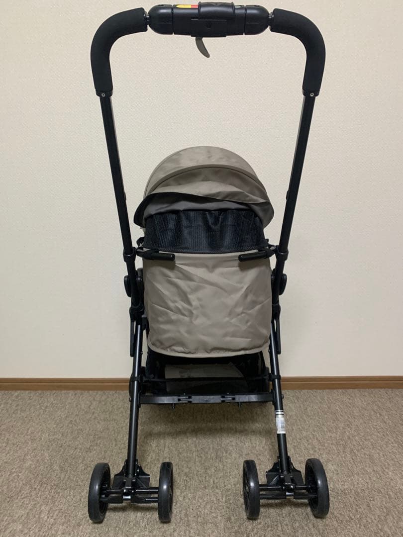 コムペット　ミリミリライトα ウェットサンドベージュ　新古品　ペットカート