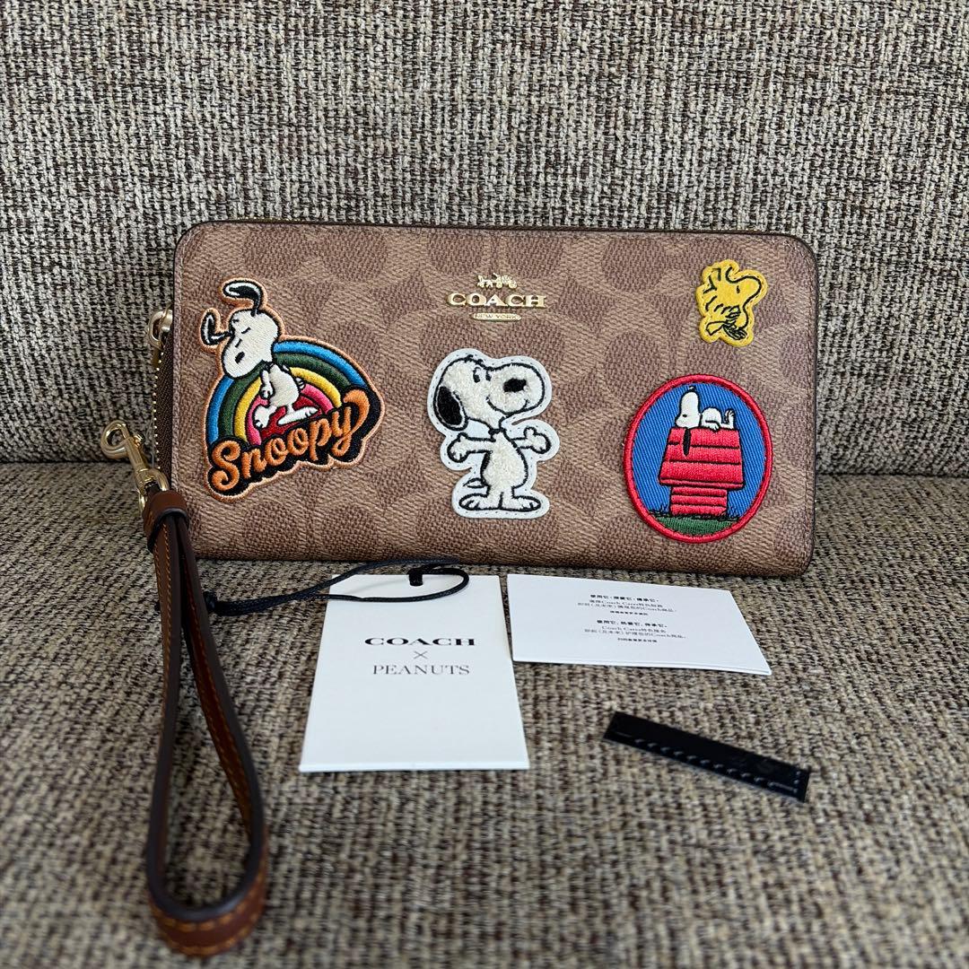 専用COACH X PEANUTS　長財布　スヌーピー　ワッペン　ラウンドジップ